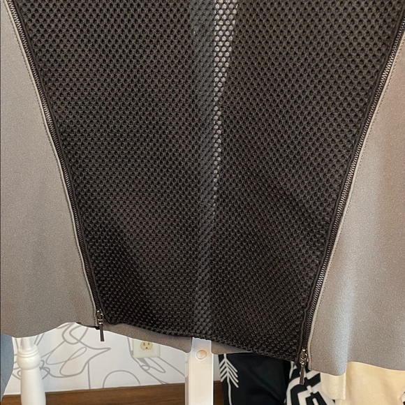 Elie Tahari - Women's Charcoal Blazer size 8 - Picture 11 of 11